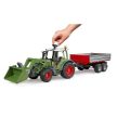 Bruder traktor Fendt Vario 211 s čelným nakladačom a prívesom - KP HRAČKA