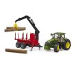 Bruder John Deere 7R 350 traktor s lesníckym prívesom a 4 kmene - KP HRAČKA